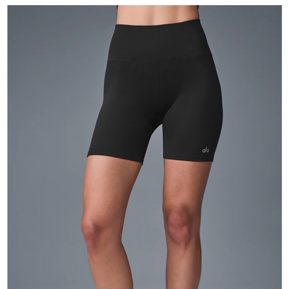 ALO Yoga Women's Black High Waist Shorts- M